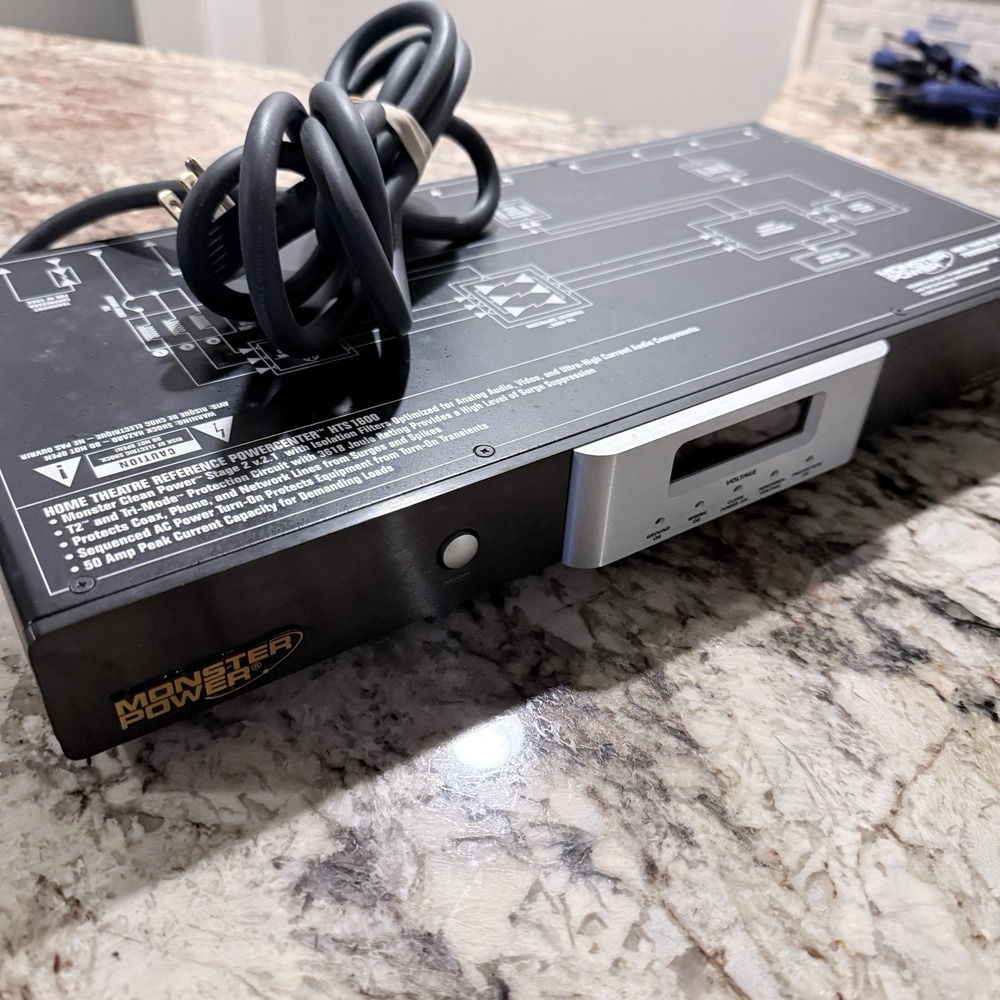 Monster Power HTS 1600 Home Theater PowerCenter 8-Outlet Surge Protector